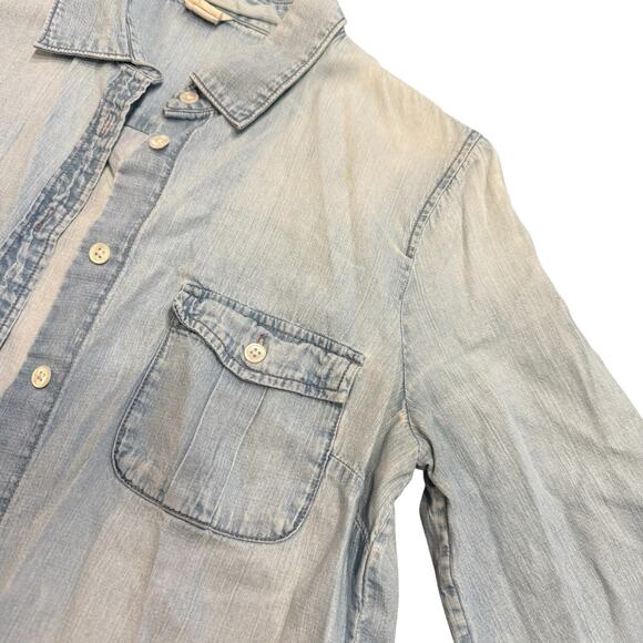 J Crew Women’s light chambray button down shirt Size 6 - Picture 3 of 5